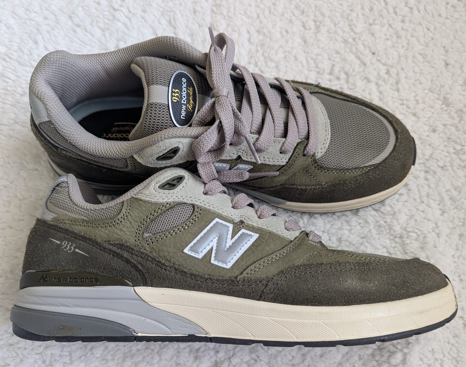 New Balance 933 – UK 9.5 (SAMPLE)