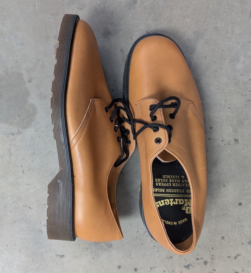 Doc Marten Derby UK 7 (SAMPLE)