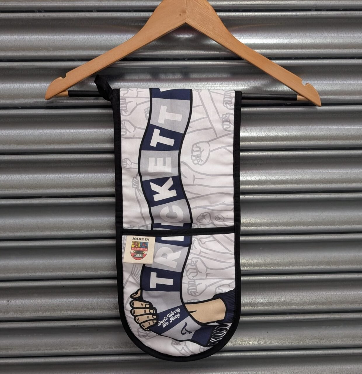 Scarf Oven Glove (SAMPLE)